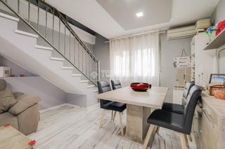 Etagenwohnung  Carrer de pontevedra. Piso en venta en rubí