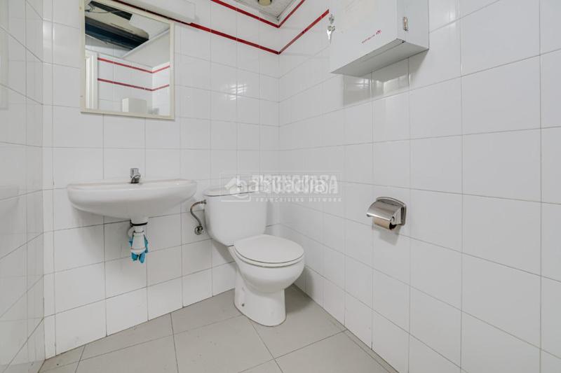 Foto 38d042da-7375-48b3-86fe-3651d39d4fb0. Rent business premise in Ca n´Oriol Rubí