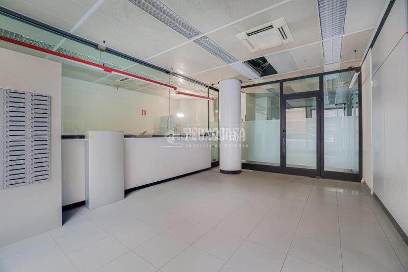 Foto b0c5ae25-0dd0-40fd-8892-e39b8315a0df. Rent business premise in Ca n´Oriol Rubí