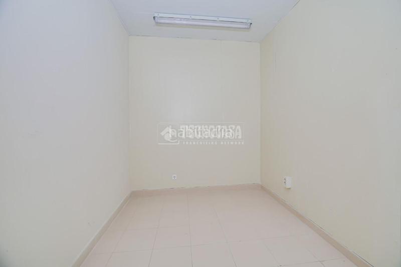 Foto a48c52e5-d2ae-4c09-abbf-969774515f93. Affitto locale commerciale in La Serreta Rubí