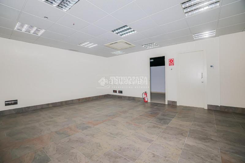 Foto 1b8f4d5d-31ae-4ff9-ac7c-848fd02b5452. Alquiler local comercial  en alquiler en Rubí