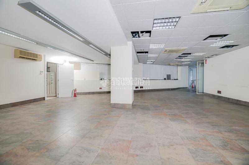 Foto 8c88b921-545f-4280-ae9c-4ccd3d72e390. Alquiler local comercial  en alquiler en Rubí