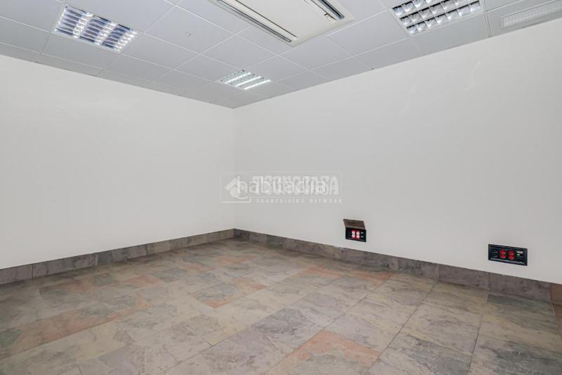 Foto a208ff83-5b0e-4c50-8e76-0a1b11d7d3af. Alquiler local comercial  en alquiler en Rubí