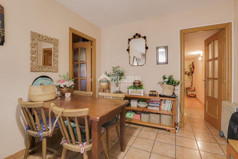 Foto b5d433d1-0b8f-48fd-a8ef-4785df2caa57. Piso  en venta en Centre Rubí