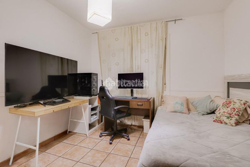 Foto eab5ca03-9e4d-4c0d-8bce-28b560feb6a8. Piso  en venta en Centre Rubí