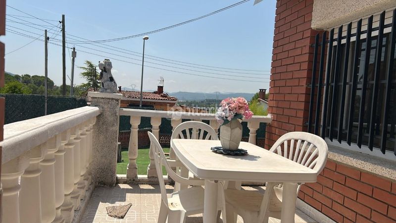 Foto 44e8d784-651b-4bd9-9978-dd7bf7cf2a54. Casa  en venta en Els Avets-Can Serrafossà-Ximelis Rubí