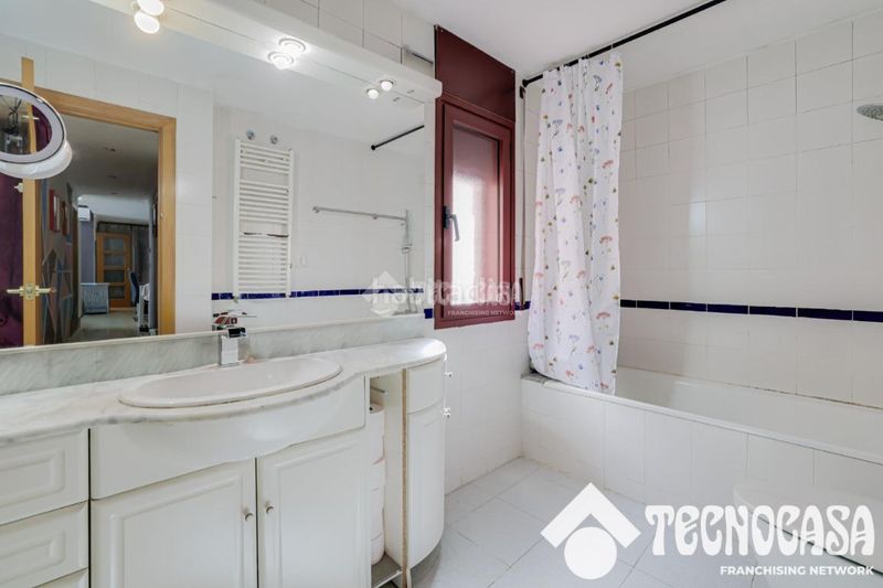 Foto 4b3df859-c3f1-4899-b756-d97bc926f377. Pis amb calefacció a Zona Nord Rubí