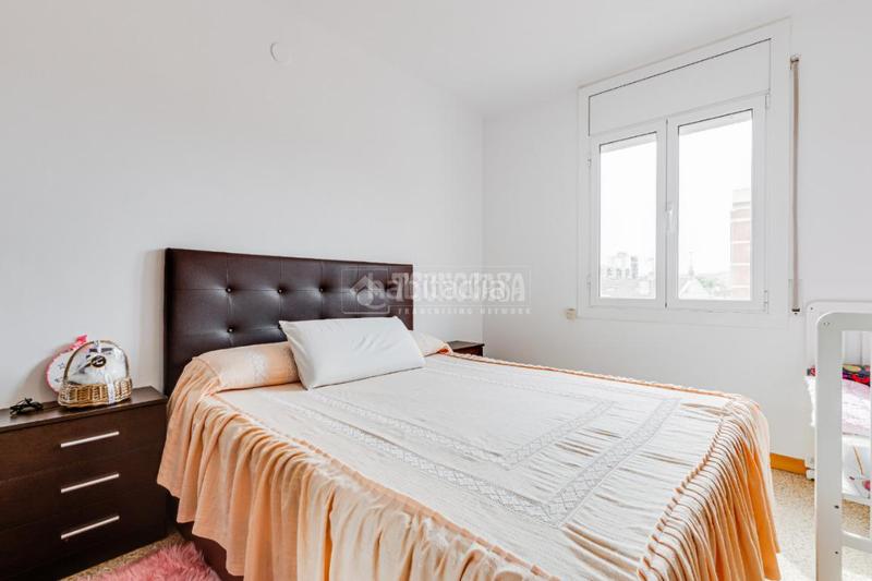 Foto 3f4a33dc-2569-4220-8182-7ca8c4922128. Piso  en venta en Centre Rubí