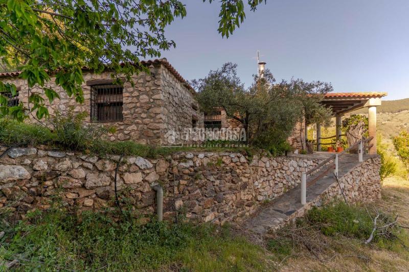 Foto 9518f97f-67e0-49a1-aef4-cbd0eac28281. Masia amb aparcament a Órgiva