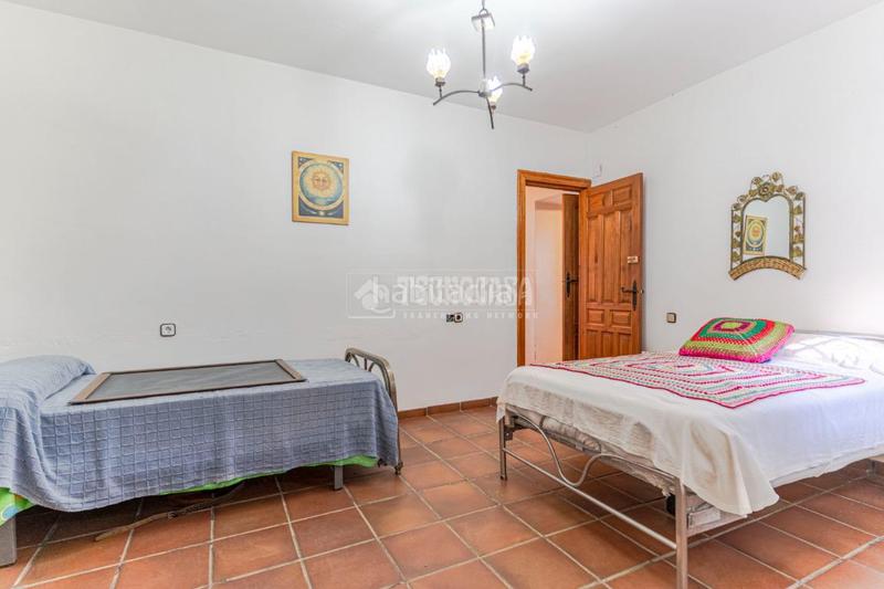 Foto bd6be8a3-acef-4d6b-b475-83a982a7a442. Masia amb aparcament a Órgiva