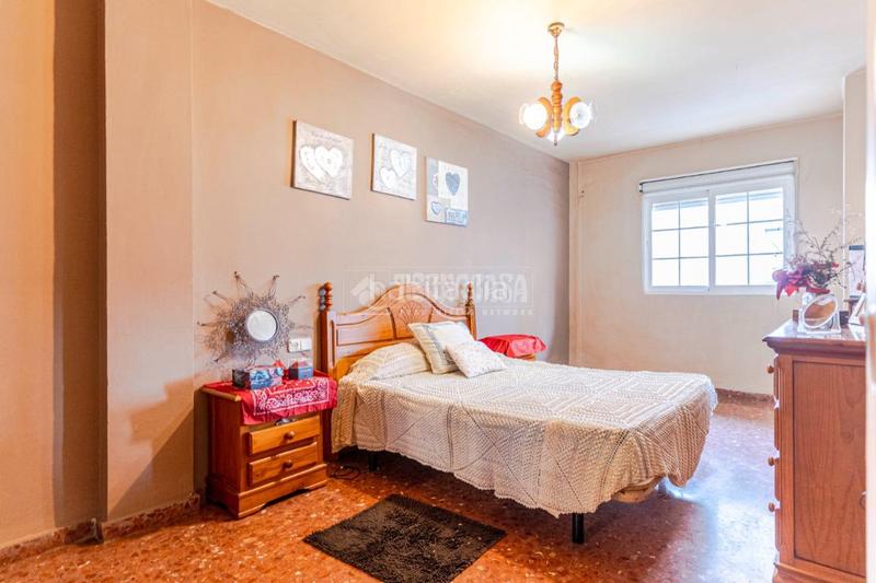 Foto 1c902405-41a9-4376-b116-e98a15cefd5f. Casa aparellada a Motril ciudad Motril