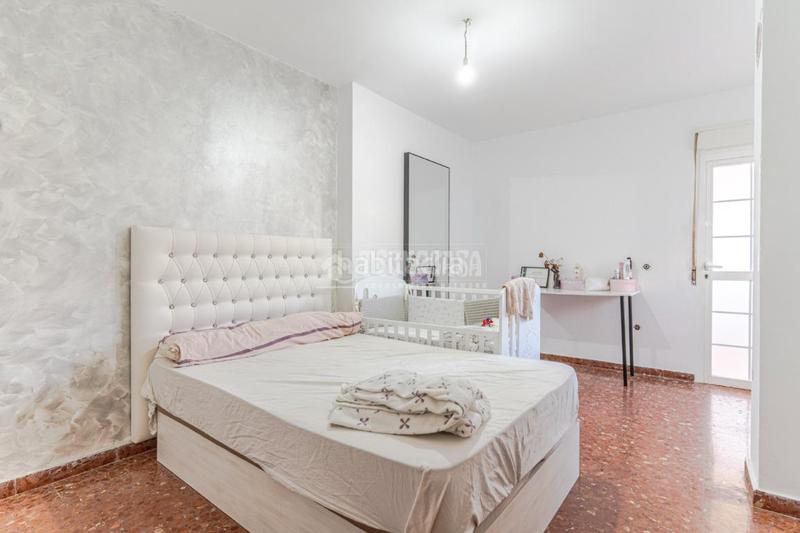 Foto 49281087-cc8e-4a6e-8324-0a4e6bf48728. Casa aparellada a Motril ciudad Motril