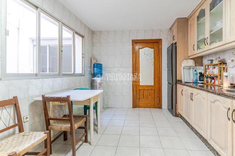 Foto 54d7b31d-9f46-4ed0-bbe3-8c4ff711d796. Casa aparellada a Motril ciudad Motril