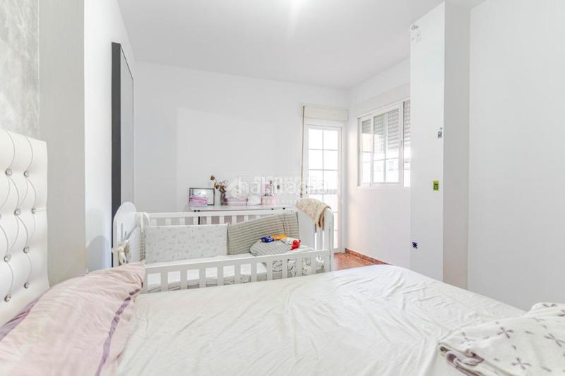 Foto 567e0e37-814d-408e-9216-13a083387ab3. Casa aparellada a Motril ciudad Motril