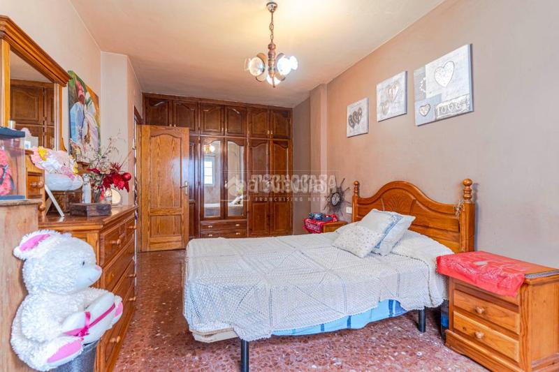 Foto ba9859f6-7023-4846-aac3-61e2294dfb2a. Casa aparellada a Motril ciudad Motril