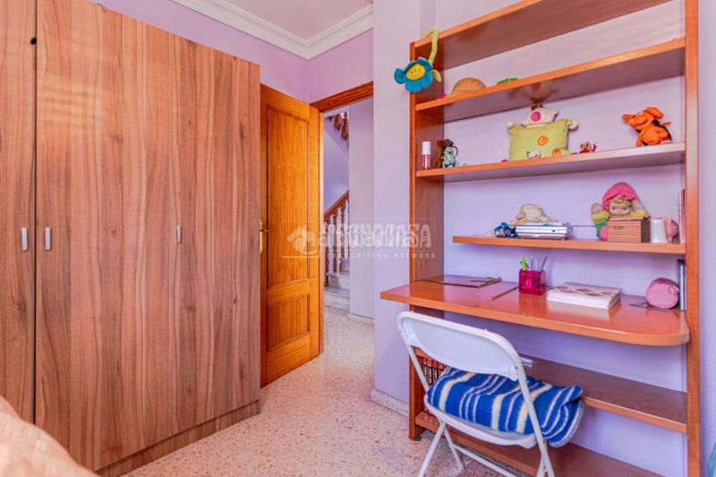 Foto bd644aed-a589-457f-9283-04b3387f6351. Casa aparellada amb calefacció a Playa de Granada Motril