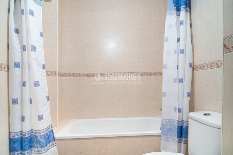 Foto a1bf15a2-e5ed-459f-a098-aff370e7b48f. Pis amb aparcament a Playa de Granada Motril