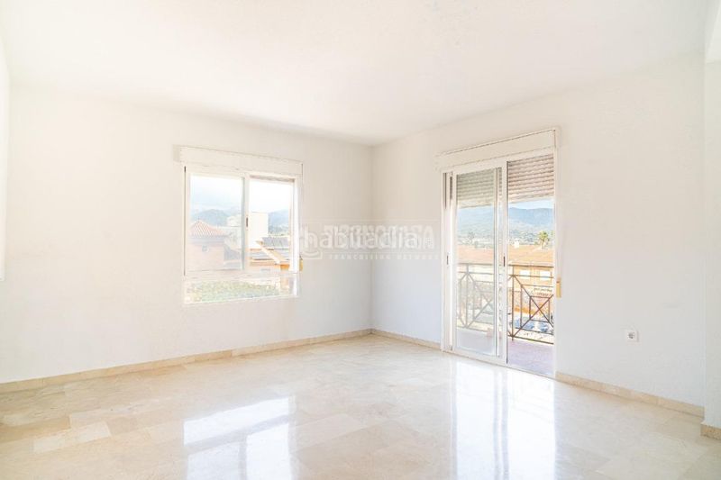 Foto bc4e15f7-4a43-4d67-9790-240a9e8df954. Pis amb aparcament a Playa de Granada Motril