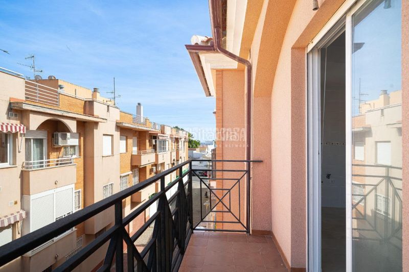 Foto c91686fc-5058-4059-8fa0-4612cc3094f4. Pis amb aparcament a Playa de Granada Motril