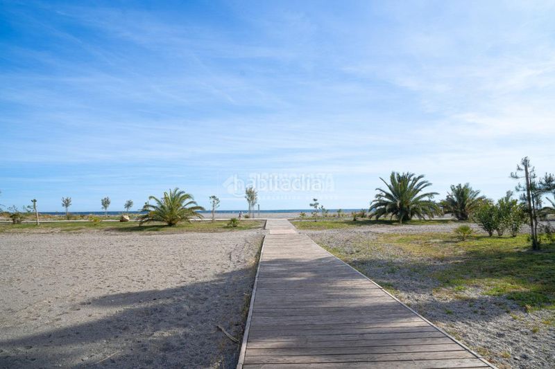Foto e2d14ef2-832e-453a-90c8-f0439bcd3d2c. Pis amb aparcament a Playa de Granada Motril