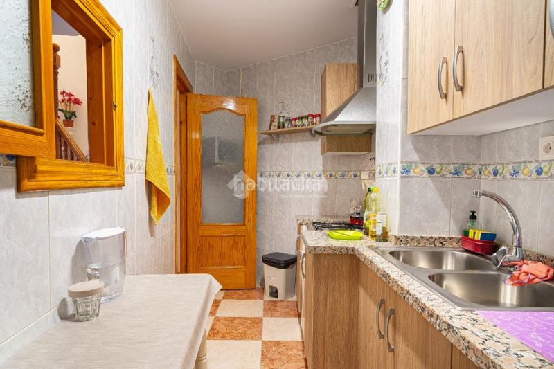 Foto 0e922f68-e4ce-4129-a7a6-72f64b1fc112. Casa aparellada a Motril ciudad Motril