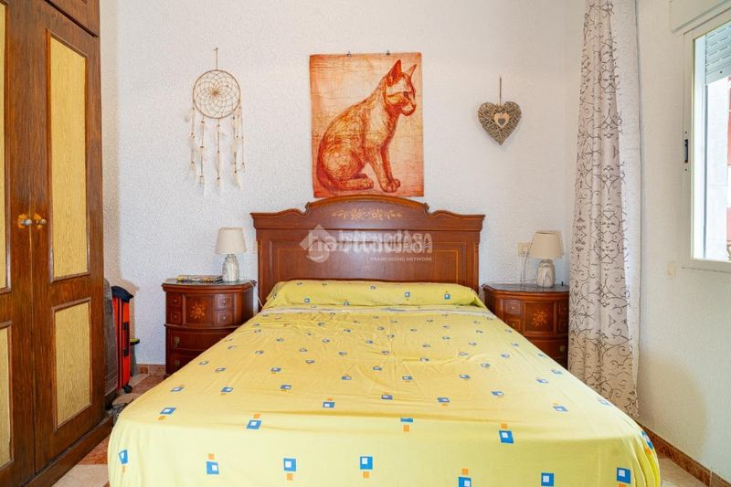 Foto 96c550d9-4a51-4a81-810d-46fbe9e79c2d. Casa aparellada a Motril ciudad Motril