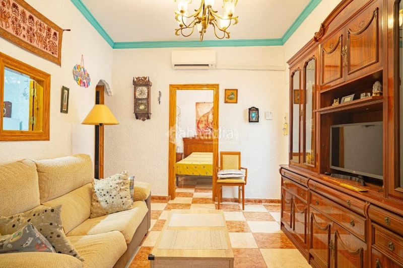 Foto a9eaede8-71cb-40e6-9d44-65b63bc1a8f2. Casa aparellada a Motril ciudad Motril
