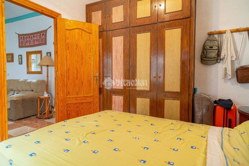 Foto c86500a6-773e-4592-95e3-cbe8fe39a1c6. Casa aparellada a Motril ciudad Motril