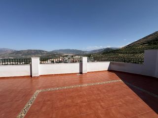 Casa aparellada a Ctra. Circunvalación - La Magdalena. Casa en venta en jaén