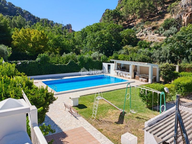 Foto e3bb2184-d8a4-4de1-955d-6115e0c39e42. Masia amb calefacció aparcament piscina a Pegalajar