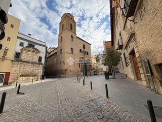Pis a San Felipe - El Almendral - La Merced. Piso en venta en jaén
