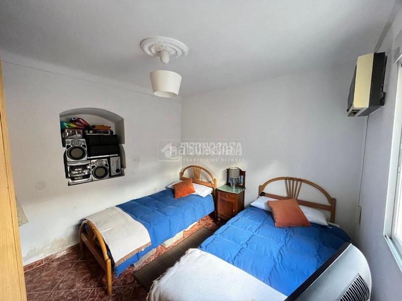 Foto 50dce2ec-eabf-4801-bb42-8ccb7fa91923. Casa bifamiliare in Ctra. Circunvalación - La Magdalena Jaén