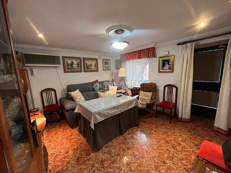 Foto 7bab9c9c-2310-47ba-8974-5d8a97d37450. Casa bifamiliare in Ctra. Circunvalación - La Magdalena Jaén