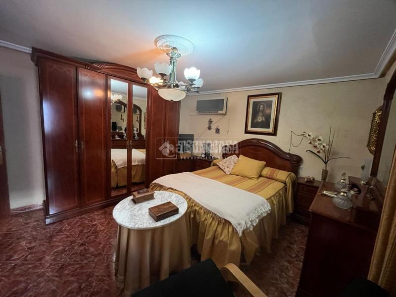 Foto c917b92f-93ed-4cb2-946a-dcb5a6388c0c. Casa bifamiliare in Ctra. Circunvalación - La Magdalena Jaén