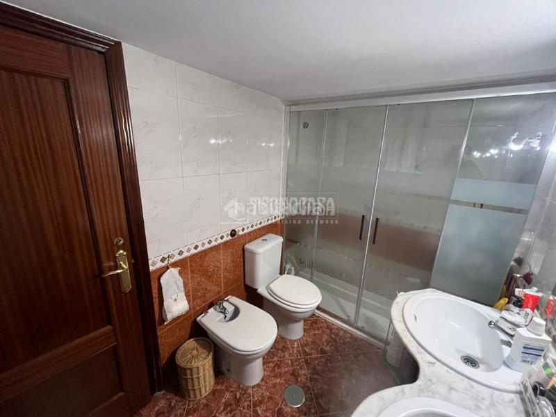 Foto ffc50f69-061e-4a9a-8b2f-5c95b4afce7c. Casa bifamiliare in Ctra. Circunvalación - La Magdalena Jaén