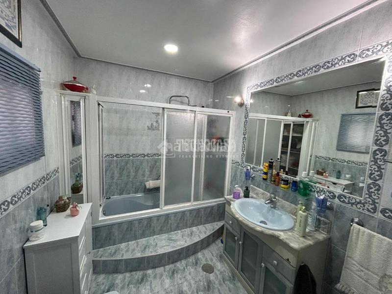 Foto 1772e99c-eda7-4012-92bd-373ab7897046. Casa con parcheggio in San Felipe - El Almendral - La Merced Jaén