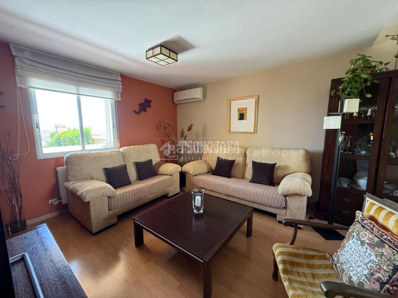 Foto 140d01e6-aeb6-4d53-bcbf-fe3e7be9a7d6. Casa pareada casa en venta en la guardia de jaén en Guardia de Jaén (La)