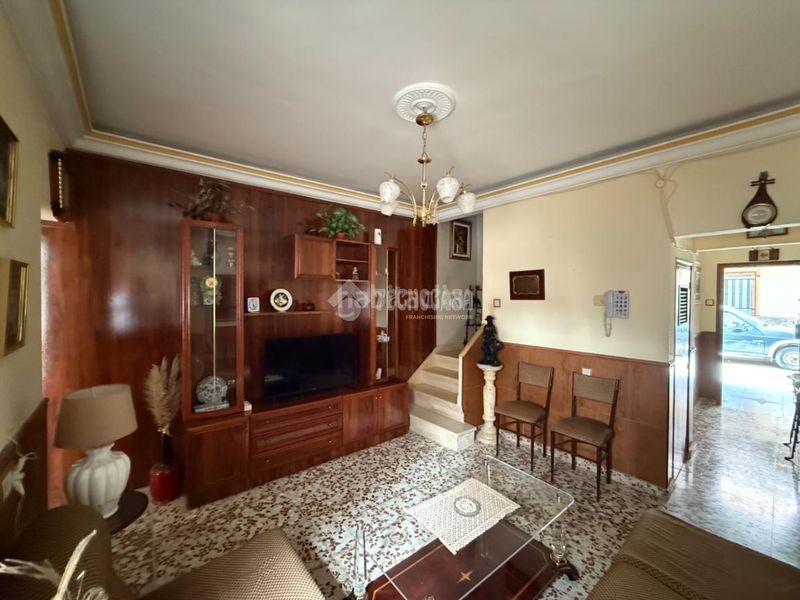 Foto a35d334d-724e-4268-996e-b9945fe1d4e2. Casa aparellada a San Felipe - El Almendral - La Merced Jaén