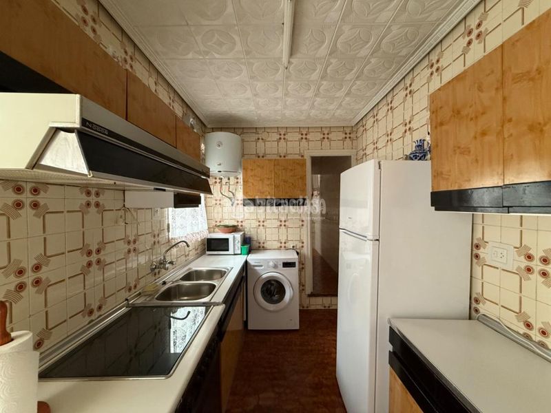 Foto c14a085c-a420-49b1-81b3-467de496c148. Casa aparellada a San Felipe - El Almendral - La Merced Jaén