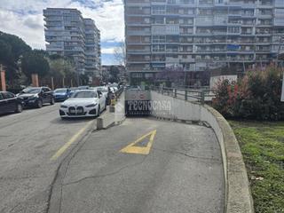 Parking coche en Parque Lisboa-La Paz. Boxplaza de garaje en venta en alcorcón