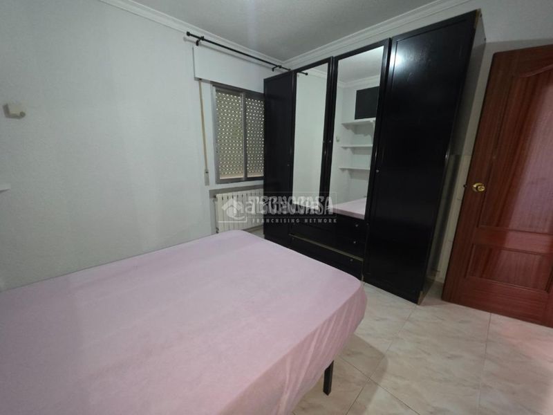 Foto 4cc89aa5-d38a-4efd-80b5-60b1cdd5ab46. Pis a Zona Centro Joven Alcorcón