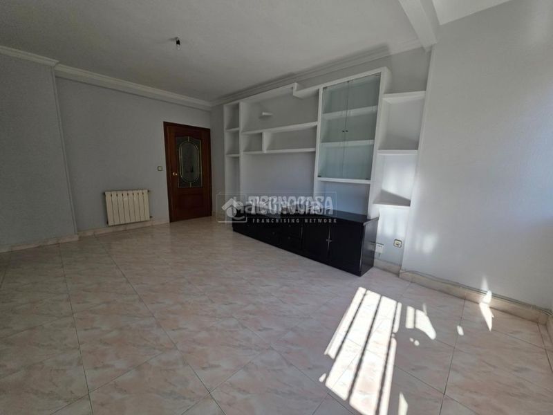 Foto e852952e-24ba-49c6-9192-8b0053076c0c. Pis a Zona Centro Joven Alcorcón