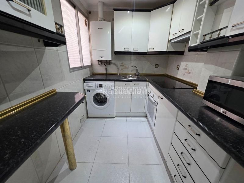 Foto f17d1a2c-d4cd-4be5-8706-ef3dafbe08d9. Pis a Zona Centro Joven Alcorcón