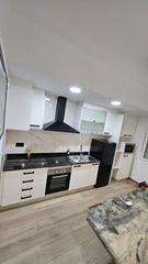 Lloguer Oficina  Carrer angel guimerà. Se alquila fantástica oficina con sala de juntas y cocina