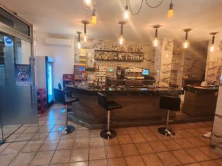Location Local commercial à Carrer angel guimerà 4. Se alquila restaurante en frente paseo marítimo pineda de mar