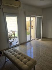 Rent Flat in Carrer de lo gaiter del llobregat 96. Se alquila planta baja reformada