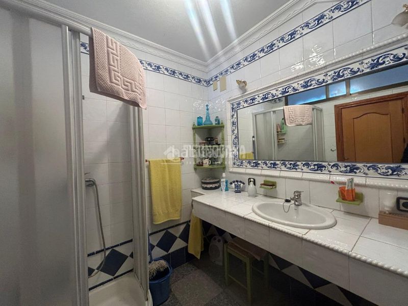 Foto 2d219d0c-a5f8-4316-af08-7182e6ff3306. Casa aparellada a Isla Chica Huelva
