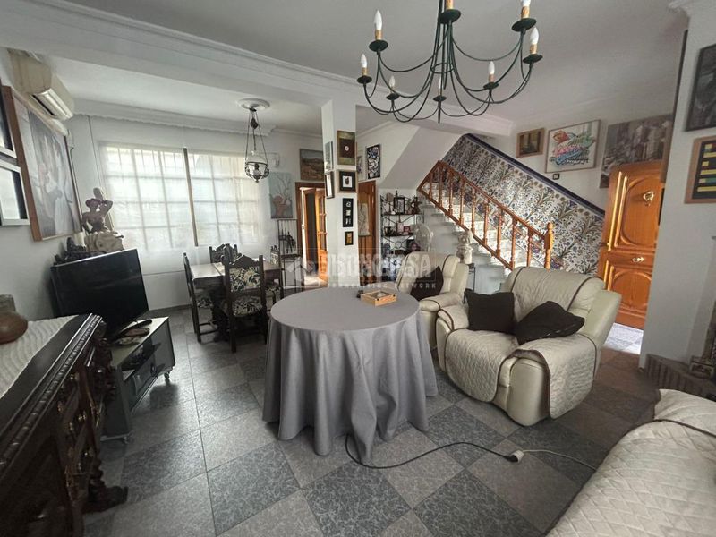 Foto 4f2f0a24-b3f9-411d-9e98-add08e886eb6. Casa aparellada a Isla Chica Huelva