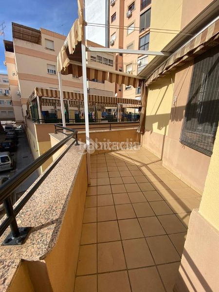 Foto 09fa583e-7651-41f0-8fe5-fe8ea3a2ba52. Pis a Isla Chica Huelva