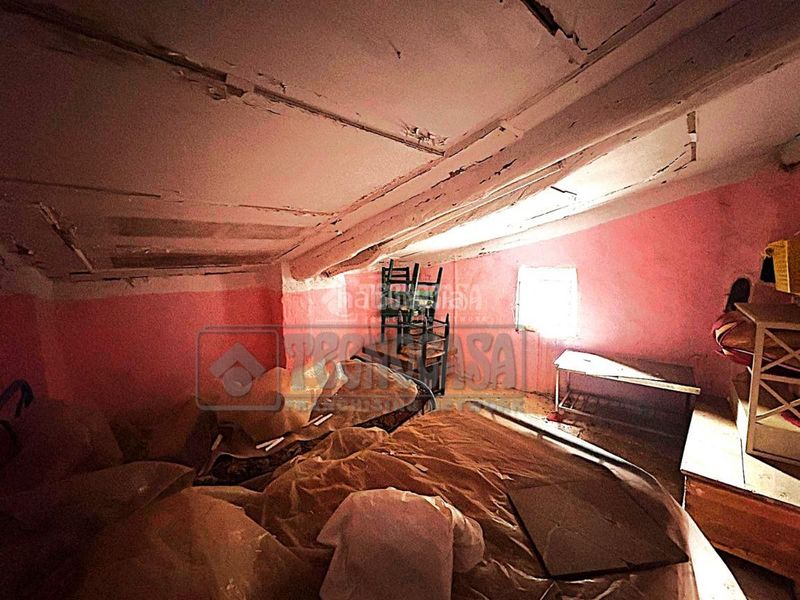 Foto 45f713b7-6e9b-4221-b573-94628ac15786. Casa aparellada amb calefacció a Castillo - Albaráñez